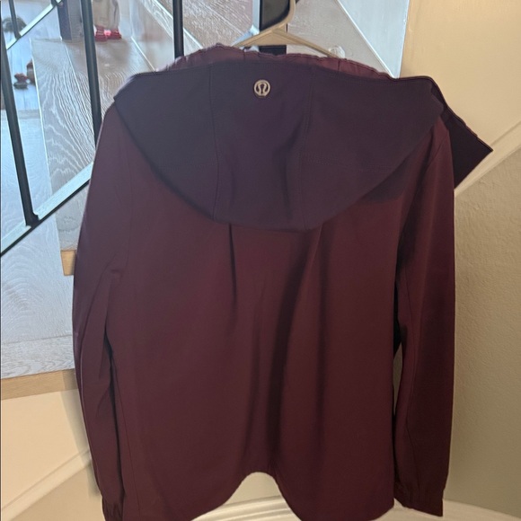 Lululemon Athletica Women's Burgundy Raincoat - Picture 4 of 4